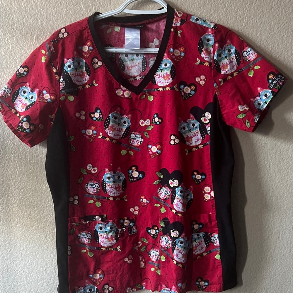 Cherokee Red Owl Pattern Scrub Top